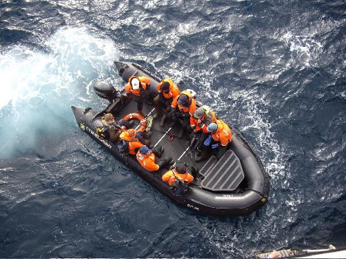 Expeditionsteam bei Baily Head