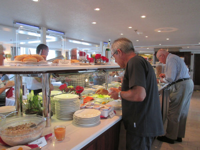 maissen-flussreise-essen-fruehstueck