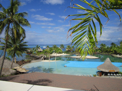 tahiti-resort-pool